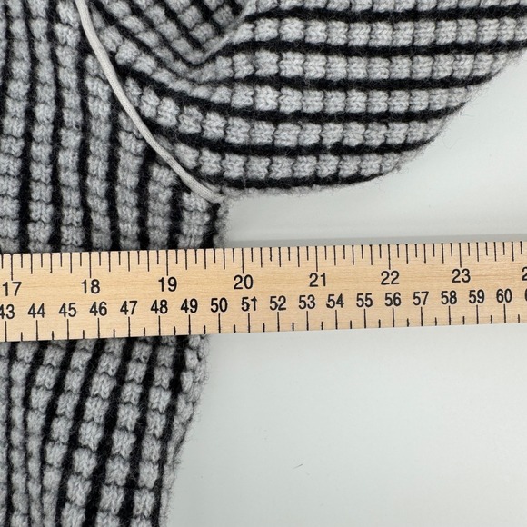 Le Roy Knit Men's XL Wool V-Neck Sweater Black Gray Patterned Long Sleeve - Picture 5 of 7